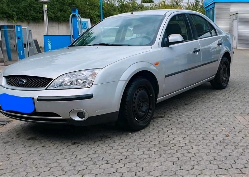 Gebraucht Ford Mondeo 110 PS (80 kW) 2001 Silber Limousine