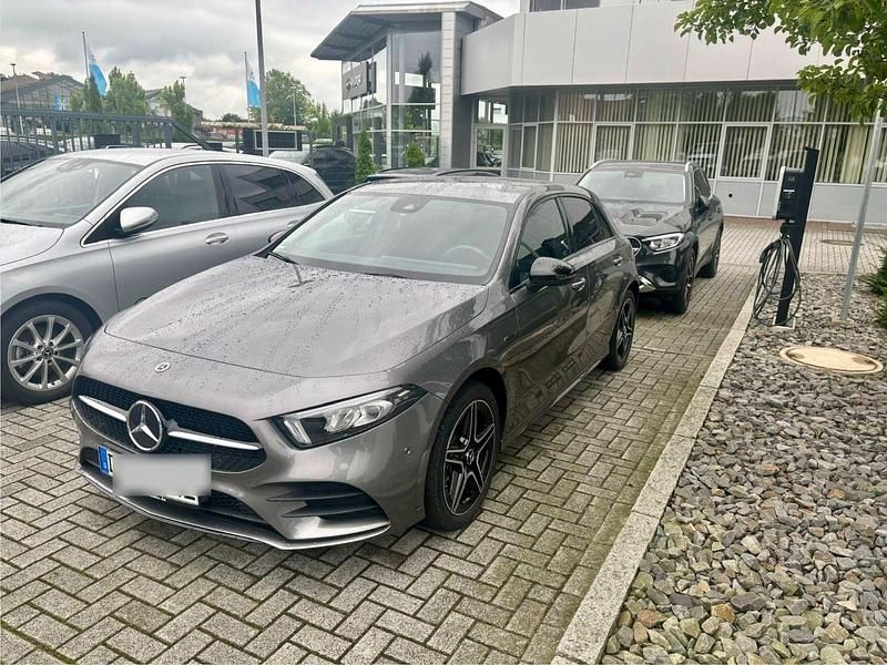 Gebraucht Mercedes A250 160 PS (117 kW) 2020 Grau Limousine