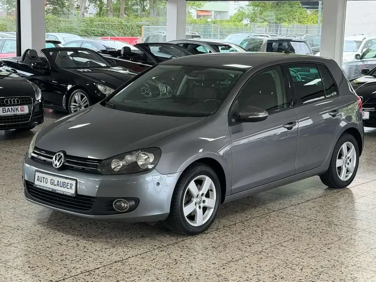 Gebraucht VW Golf VI Team 105 PS (77 kW) 2010 Grau Kleinwagen