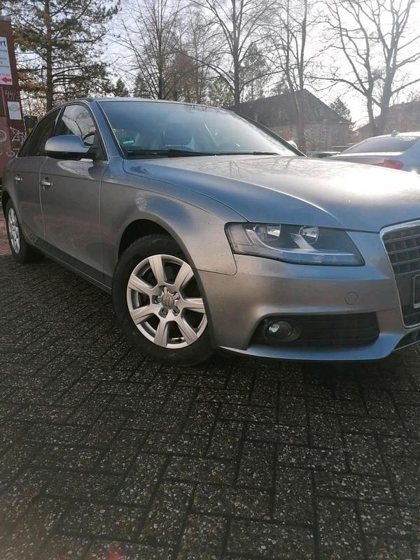 Gebraucht Audi A4 160 PS (117 kW) 2011 Grau Limousine
