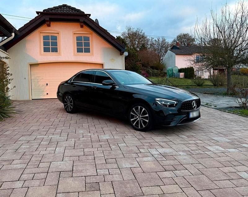 Gebraucht Mercedes E300 AMG 306 PS (225 kW) 2021 Schwarz Limousine