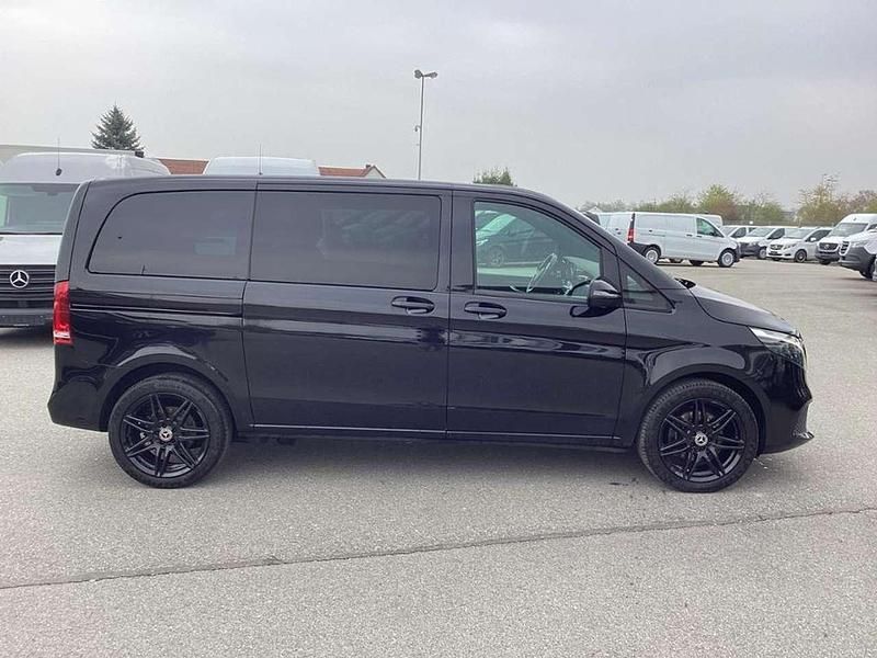 Gebraucht Mercedes V300 Edition 237 PS (174 kW) 2023 Obsidianschwarz metallic Van / Kleinbus