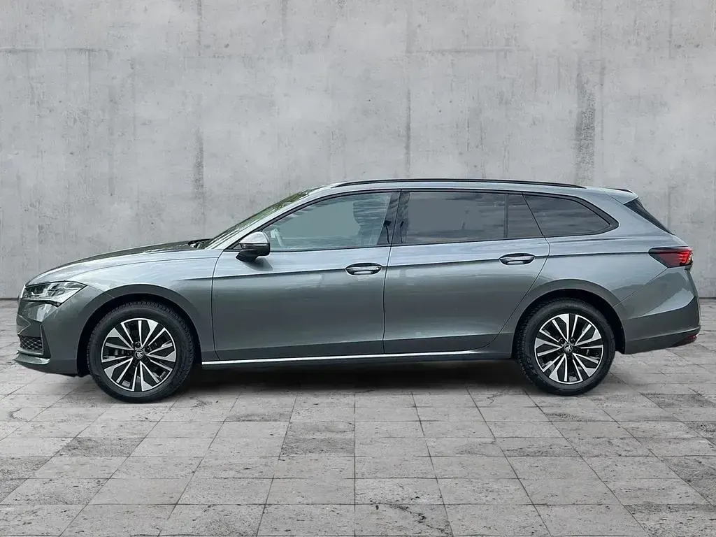 Gebraucht Skoda Superb Selection 150 PS (110 kW) 2025 Grau Kombi