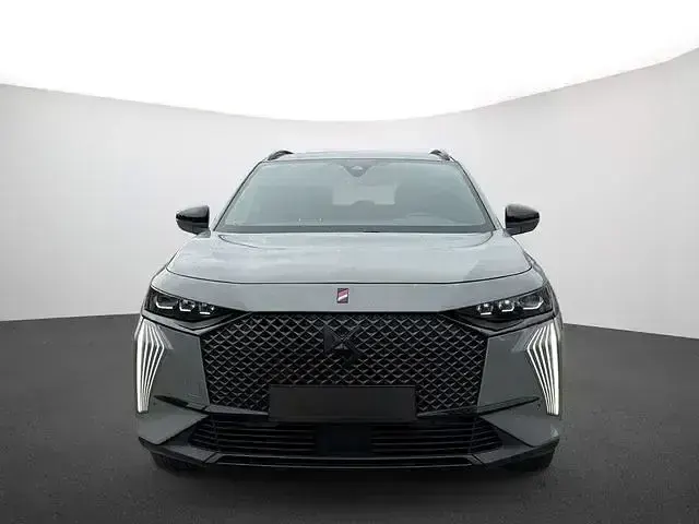 Gebraucht DS Automobiles DS7 Crossback Performance Line Plus 131 PS (96 kW) 2024 Lacquered grey (metallic) SUV