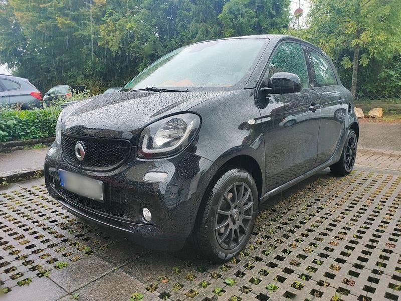 Schwarz Gebraucht 2015 Smart ForFour Passion Kleinwagen | 7.500 € (Fairer Preis) - Bild 1/4