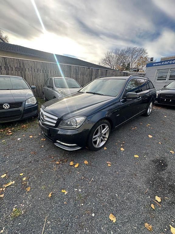 Gebraucht Mercedes C250 Avantgarde 204 PS (150 kW) 2012 Grau Limousine