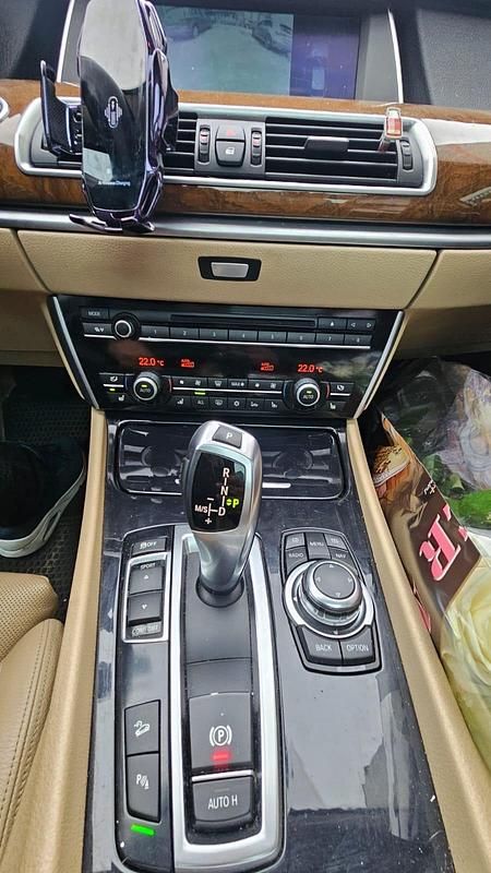 Gebraucht BMW 535 299 PS (219 kW) 2011 Grau Limousine