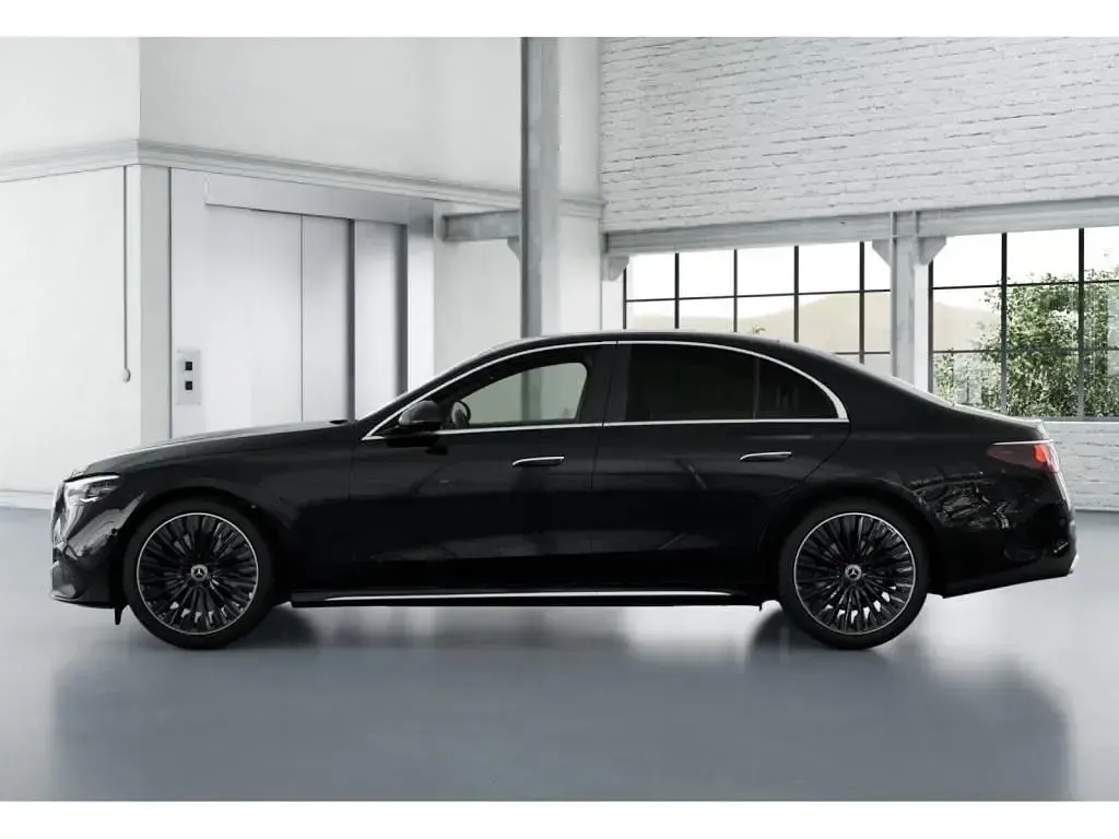 Gebraucht Mercedes E200 AMG 163 PS (119 kW) 2025 Unilack schwarz Limousine