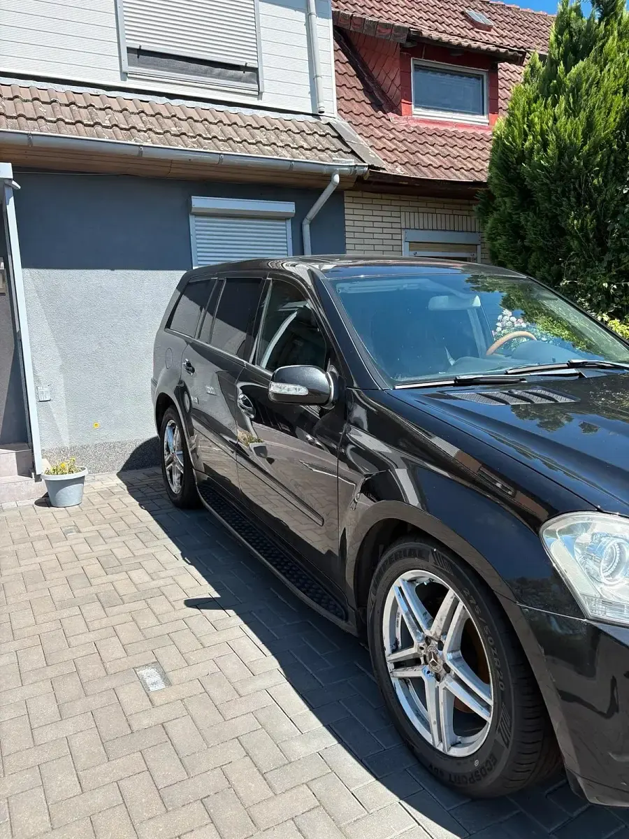 Gebraucht Mercedes GL550 387 PS (284 kW) 2009 Schwarz SUV