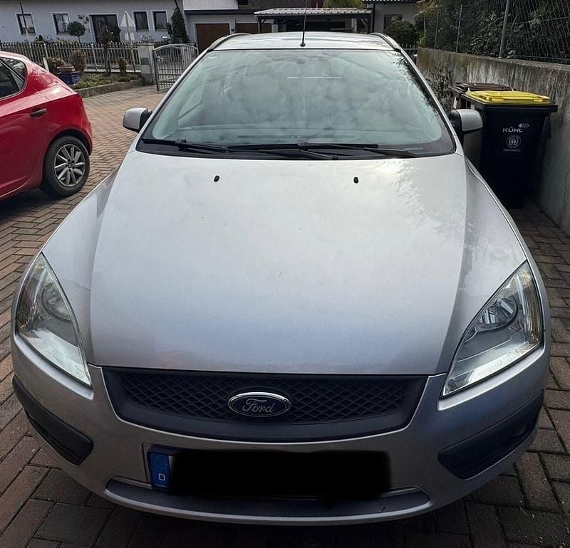 Silber Gebraucht 2008 Ford Focus Ghia Kombi | 888 € (Superpreis) - Bild 1/4