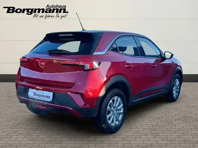 Używany Opel Mokka Edition 101 KM (74 kW) 2022 Czerwony SUV