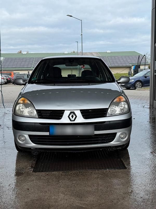 Gebraucht Renault Clio II 74 PS (54 kW) 2005 Silber Kleinwagen