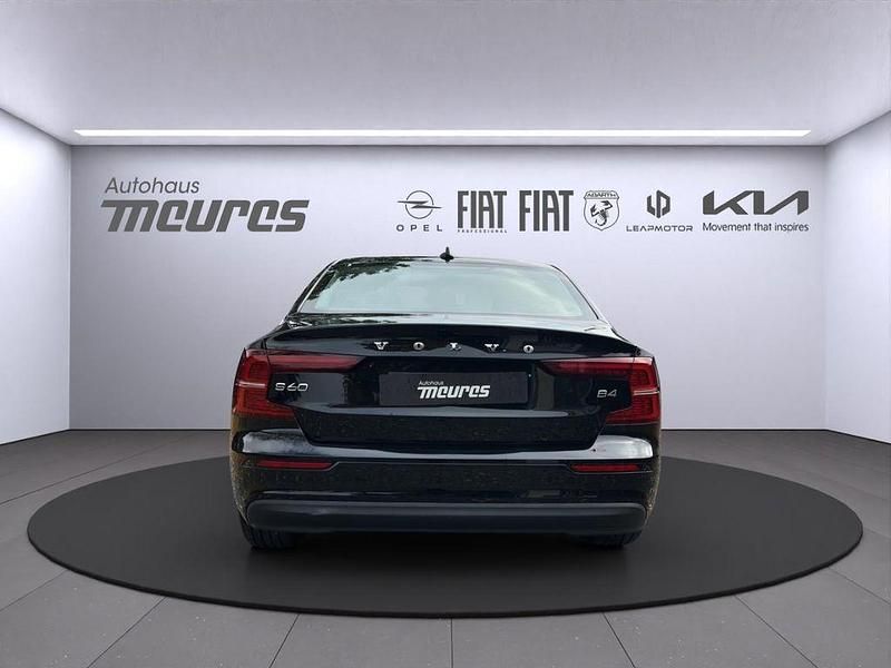 Gebraucht Volvo S60 Core 197 PS (144 kW) 2024 Grau Limousine