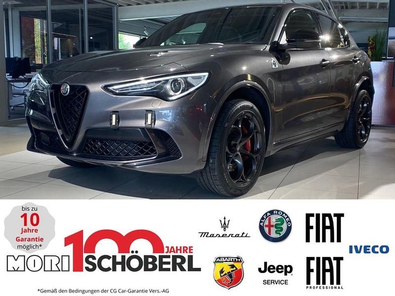 Grau Gebraucht 2022 Alfa Romeo Stelvio Quadrifoglio SUV | 59.990 € (Fairer Preis) - Bild 1/4