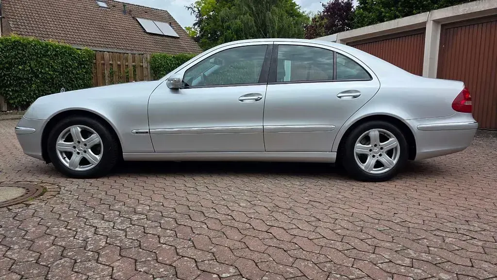 Gebraucht Mercedes E280 231 PS (169 kW) 2005 Silber Limousine