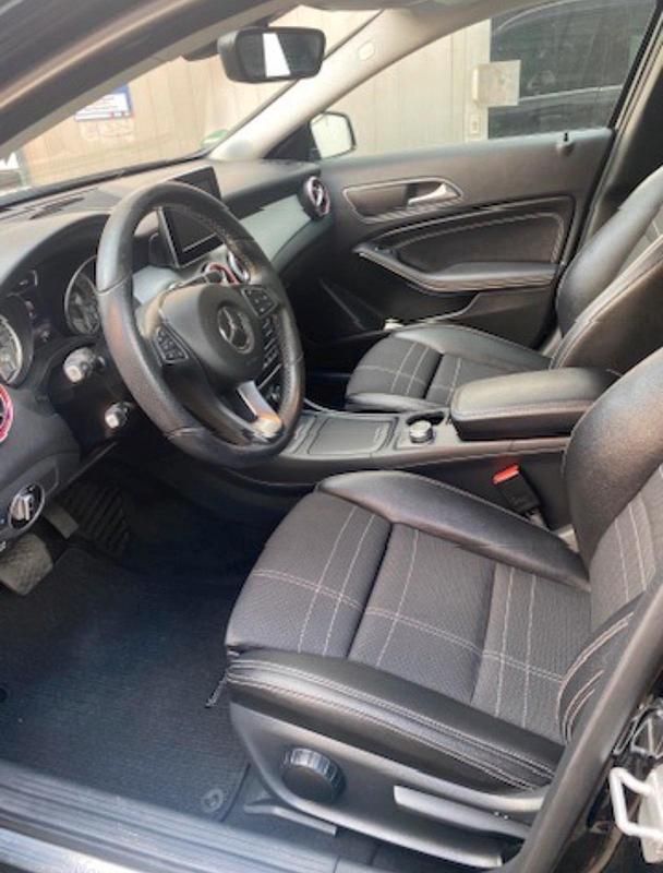 Gebraucht Mercedes GLA180 122 PS (89 kW) 2016 Schwarz SUV