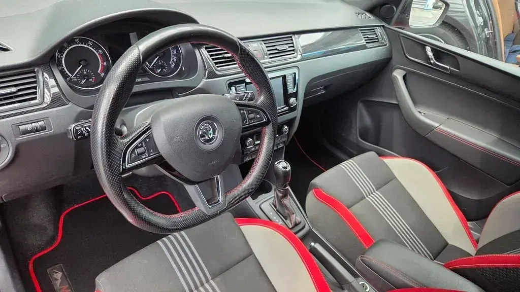Gebraucht Skoda Rapid Monte Carlo 125 PS (91 kW) 2016 Rot Kleinwagen