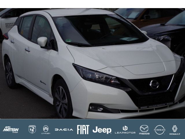 Weiß white (s) Gebraucht 2018 Nissan Leaf Acenta Kleinwagen | 13.900 € (Fairer Preis) - Bild 1/4