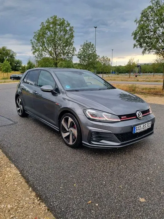 Gebraucht VW Golf VII GTI 245 PS (180 kW) 2017 Grau Limousine