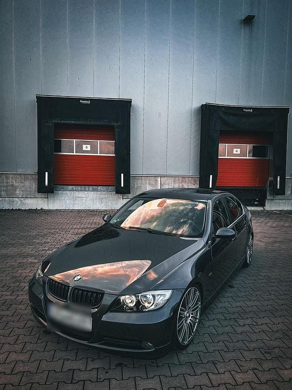 Second-hand BMW 325 218 CP (160 kW) 2005 Gri Berlinǎ