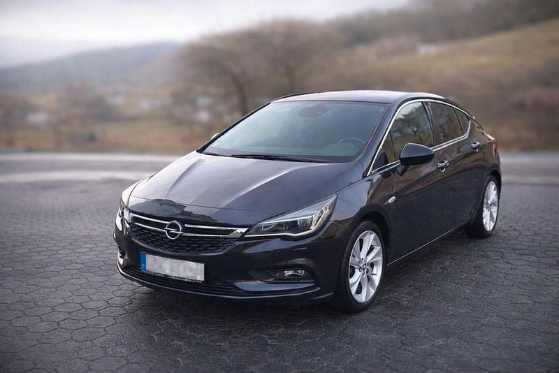 Schwarz Gebraucht 2015 Opel Astra Dynamic Limousine | 8.999 € (Guter Preis) - Bild 1/4