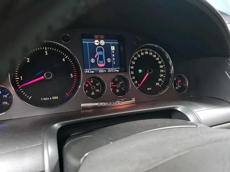 Gebraucht VW Phaeton 313 PS (230 kW) 2003 Grau Limousine