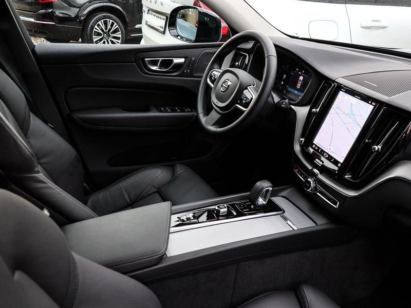 Gebraucht Volvo XC60 Plus 250 PS (183 kW) 2025 Schwarz SUV
