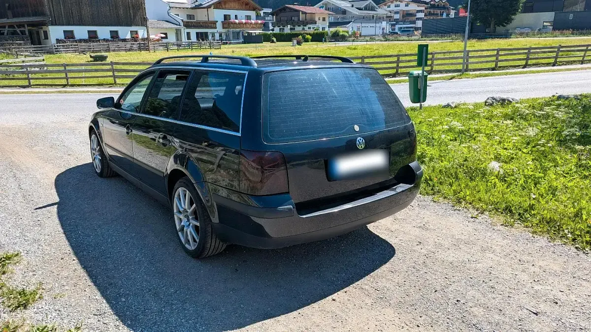 Gebraucht VW Passat 130 PS (95 kW) 2003 Schwarz Kombi