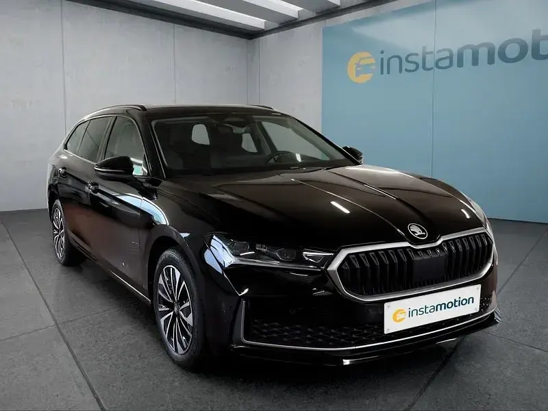 Gebraucht Skoda Superb 150 PS (110 kW) 2025 Schwarz Kombi