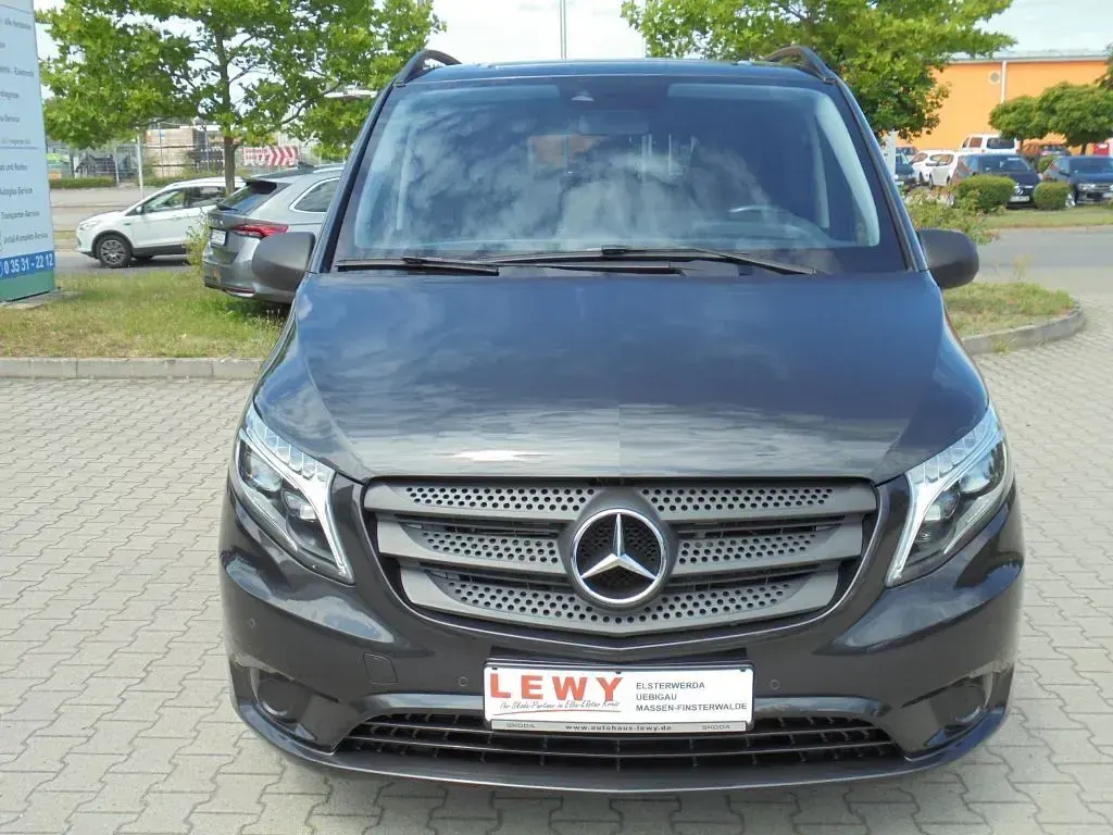 Gebraucht Mercedes Vito 190 PS (139 kW) 2020 Paint color graphitgrau metall Van