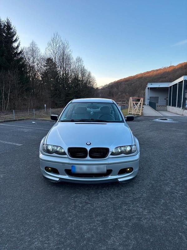 Gebraucht BMW 318 143 PS (105 kW) 2002 Silber Limousine