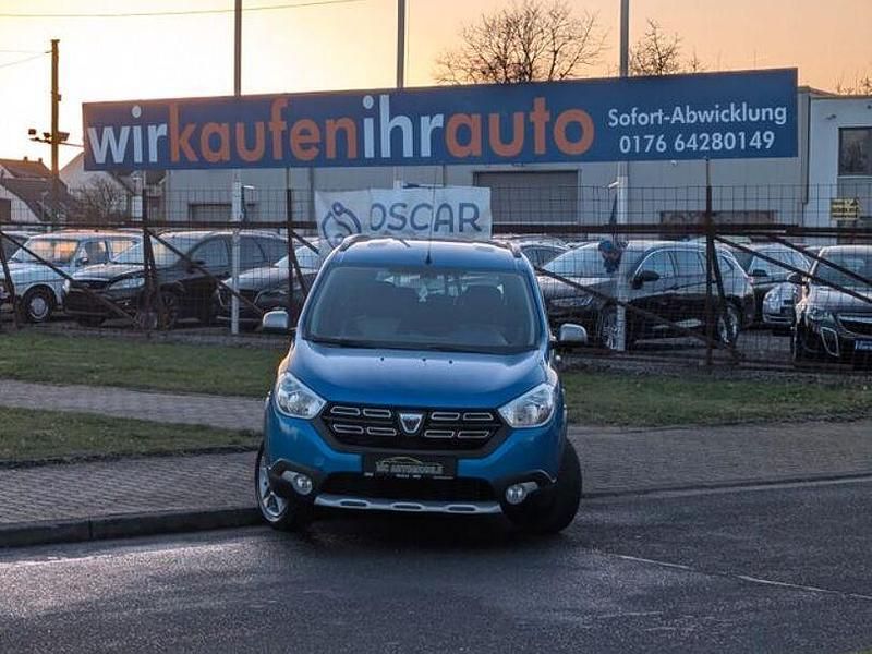 Gebraucht Dacia Lodgy Stepway 102 PS (75 kW) 2018 Blau Van / Kleinbus