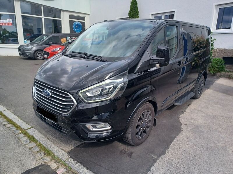 Schwarz Gebraucht 2018 Ford Tourneo Custom Titanium Van | 27.990 € (Teuer) - Bild 1/4