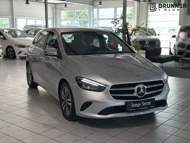 Gebraucht Mercedes B200 Progressive 163 PS (119 kW) 2022 Iridiumsilber Kleinwagen