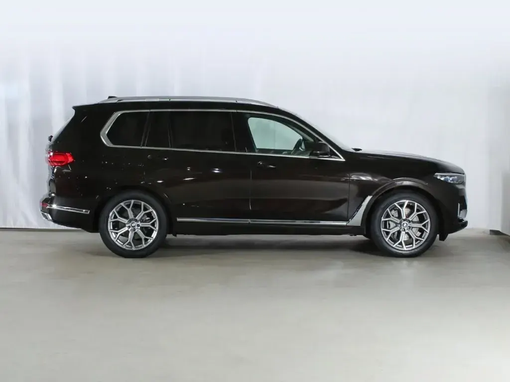 Gebraucht BMW X7 Sport Line 333 PS (244 kW) 2022 Braun SUV