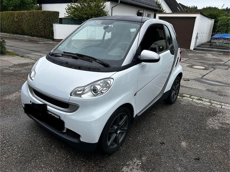 Weiß Gebraucht 2012 Smart ForTwo Coupé Pure Coupé | 3.800 € (Fairer Preis) - Bild 1/4