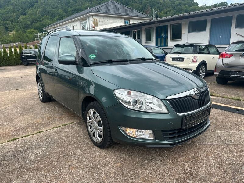 Grün Gebraucht 2013 Skoda Roomster Plus Edition Kombi | 2.980 € (Guter Preis) - Bild 1/4
