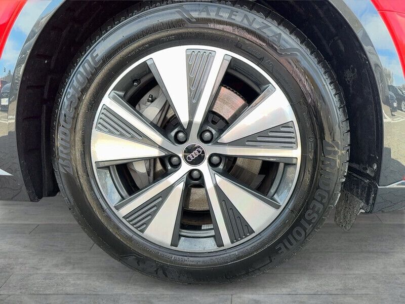 Gebraucht Audi Q8 e-tron Advanced Plus 250 kW (340 PS) 2024 Soneirarot metallic SUV