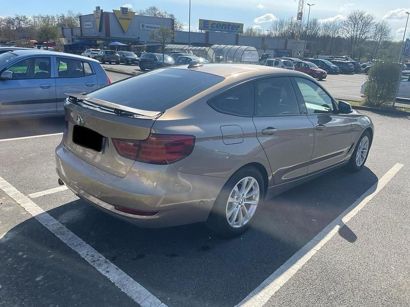 Gebraucht BMW 318 Gran Turismo 143 PS (105 kW) 2015 Beige Limousine