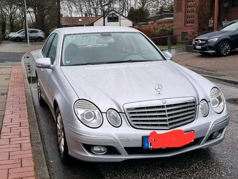 Gebraucht Mercedes E200 136 PS (100 kW) 2007 Silber Limousine