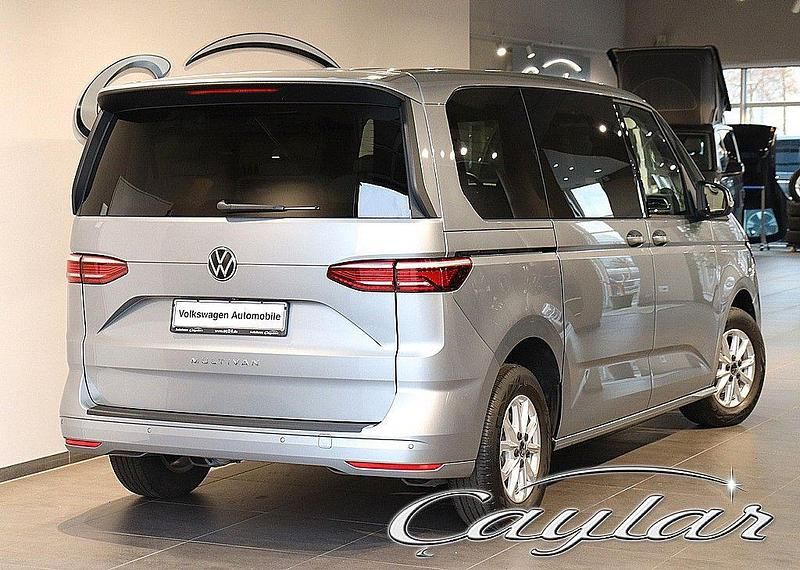 Gebraucht VW Multivan 136 PS (100 kW) 2023 Silber Van