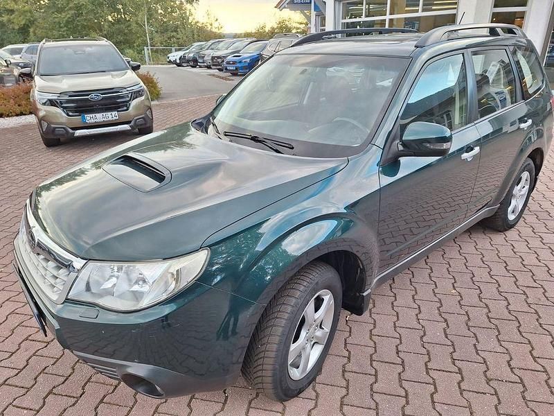 Deep green pearl e6a Gebraucht 2012 Subaru Forester Comfort SUV | 7.900 € (Teuer) - Bild 1/4