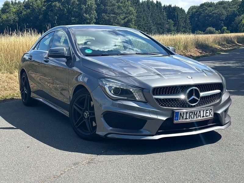 Grau Gebraucht 2015 Mercedes CLA180 AMG Limousine | 17.900 € (Etwas zu teuer) - Bild 1/4