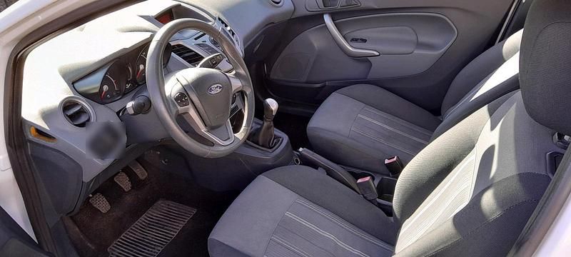 Gebraucht Ford Fiesta 82 PS (60 kW) 2009 Weiß Kleinwagen