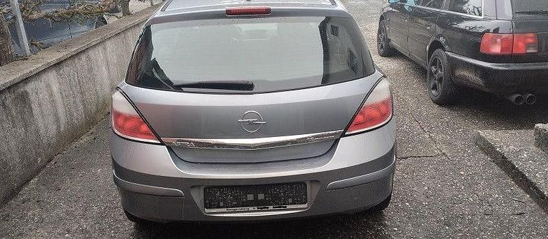 Gebraucht Opel Astra 105 PS (77 kW) 2006 Blau Limousine