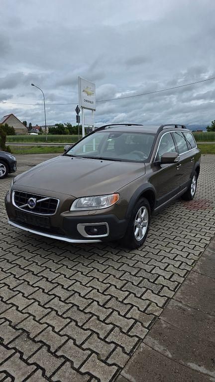 Braun Gebraucht 2012 Volvo XC70 Summum SUV | 14.990 € (Fairer Preis) - Bild 1/4