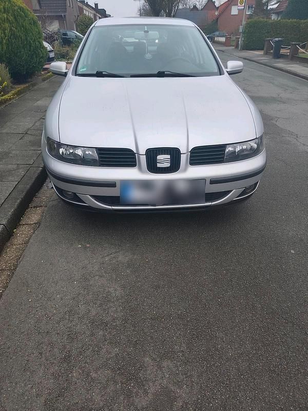 Gebraucht Seat Leon 105 PS (77 kW) 2000 Silber Kleinwagen