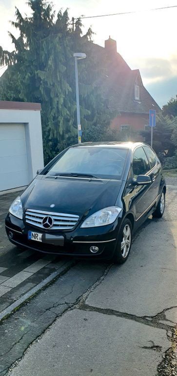 Schwarz Gebraucht 2010 Mercedes A180 Van / Kleinbus | 2.750 € (Superpreis) - Bild 1/4