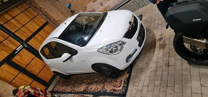 Gebraucht Opel Agila 65 PS (47 kW) 2010 Weiß Kleinwagen