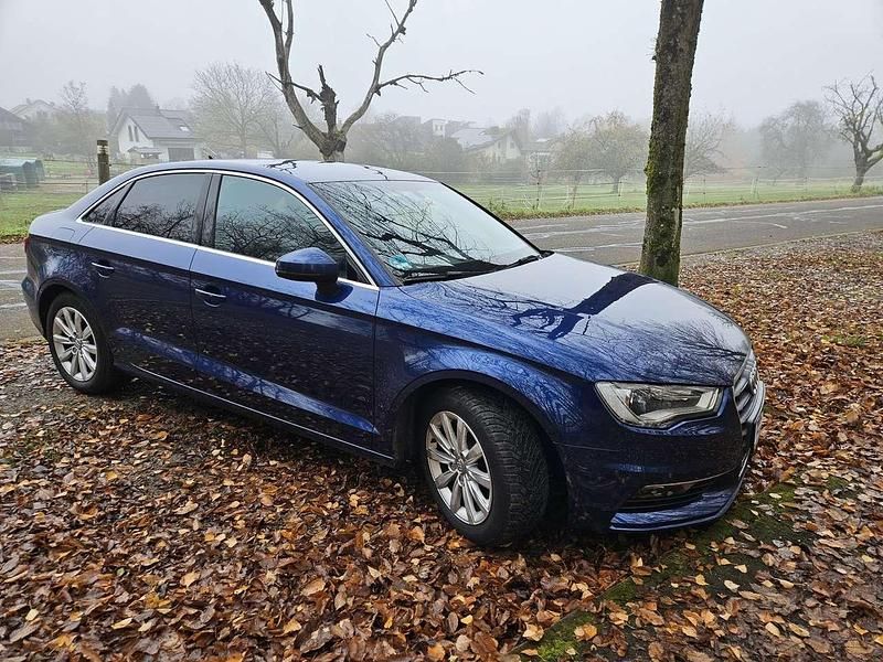 Gebraucht Audi A3 Ambition 150 PS (110 kW) 2015 Blau Limousine
